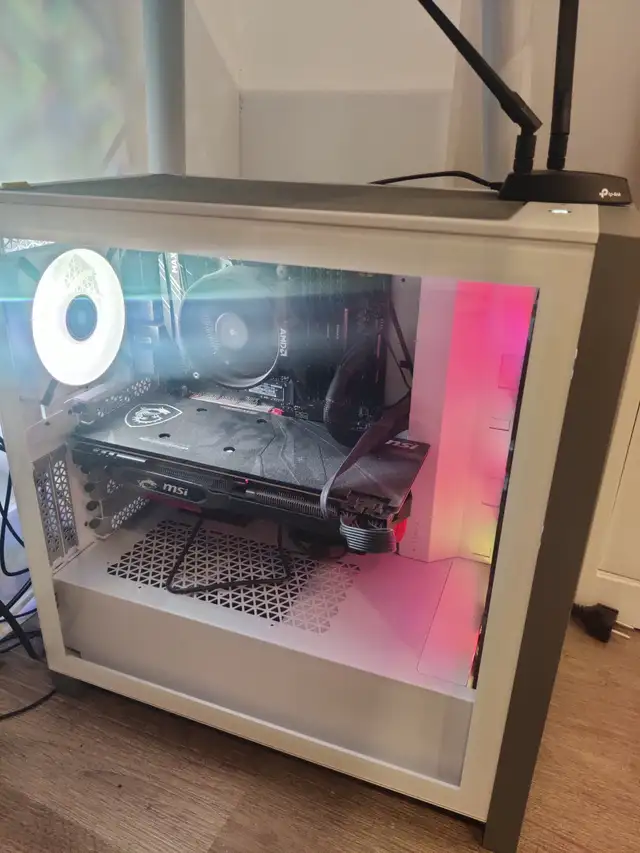 Powerful Gaming PC Bundle + monitor + keyboard + mouse in Desktop Computers in City of Montréal - Image 3