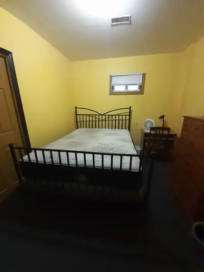 A private room is available for rent in July in Niagara falls