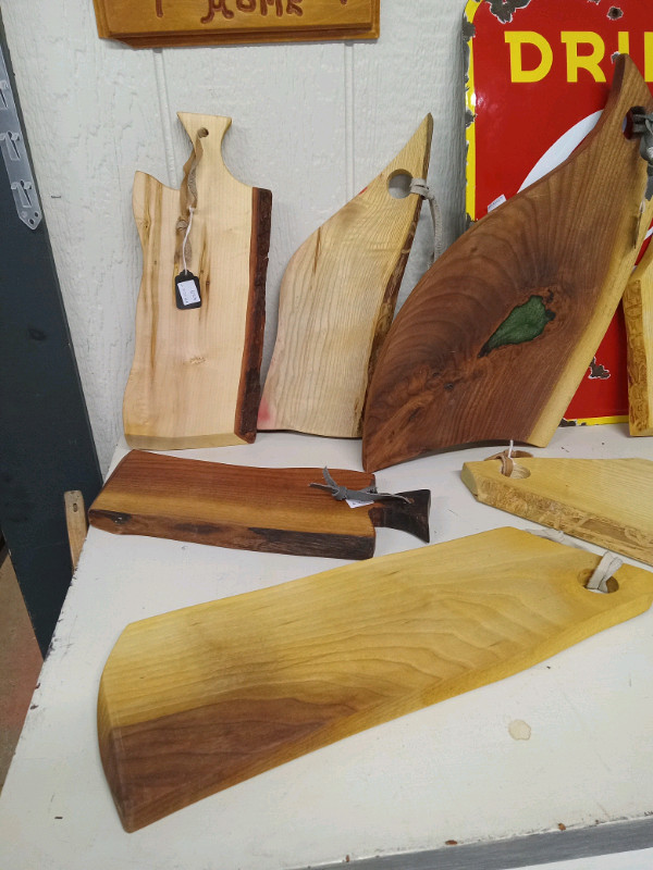 Charcuterine boards, handcrafted hardwood in Kitchen & Dining Wares in Barrie - Image 3