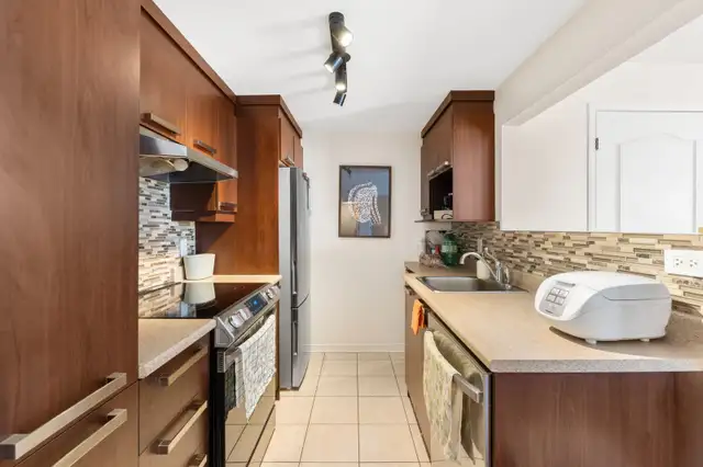 3 1/2 meuble Longueuil tout inclus disponible 1 novembre | Long Term ...