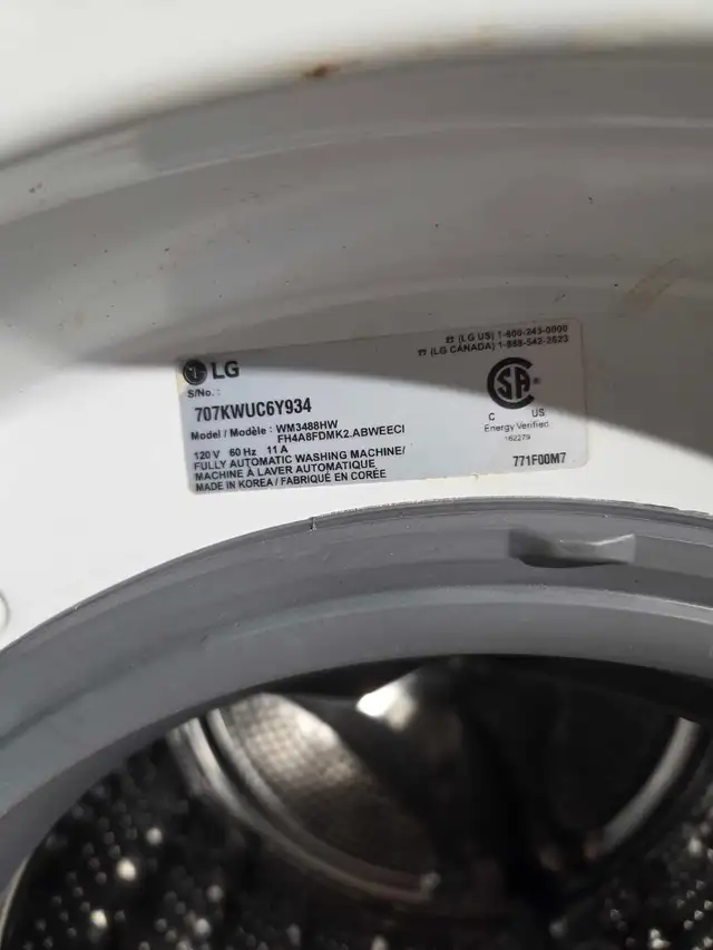 LG Washer Dryer All-in-One 24 Inch in Washers & Dryers in Ottawa - Image 3