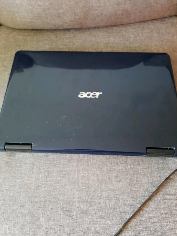 Laptop 15.6" Acer Aspire 5732Z series with charger in Laptops in Mississauga / Peel Region