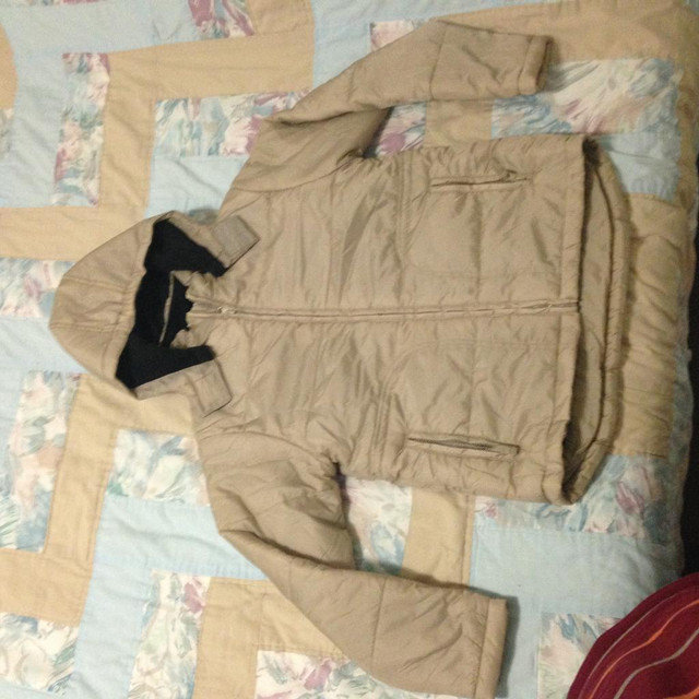 Beige winter jacket in Kids & Youth in Kamloops