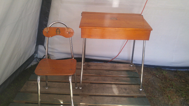 Vintage children's desk and chair in Desks in Fredericton - Image 2