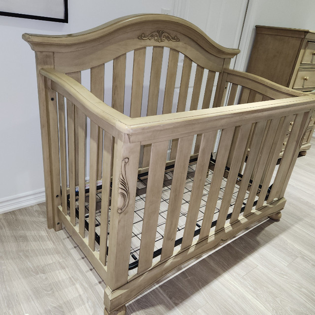 Baby crib high quality must sell REDUCED in Cribs in Mississauga / Peel Region