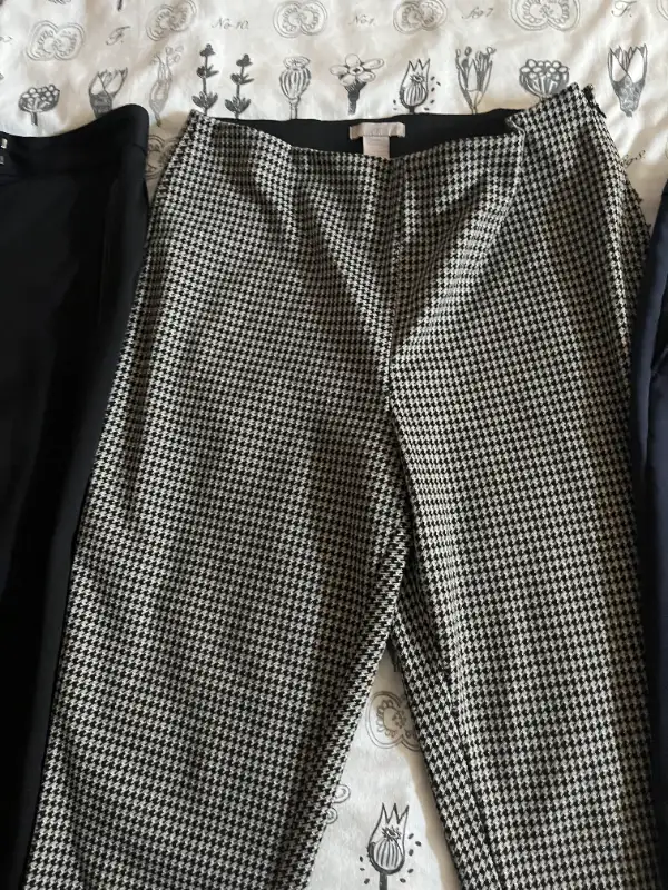 Women's Dress Pants in Women's - Bottoms in City of Toronto - Image 5