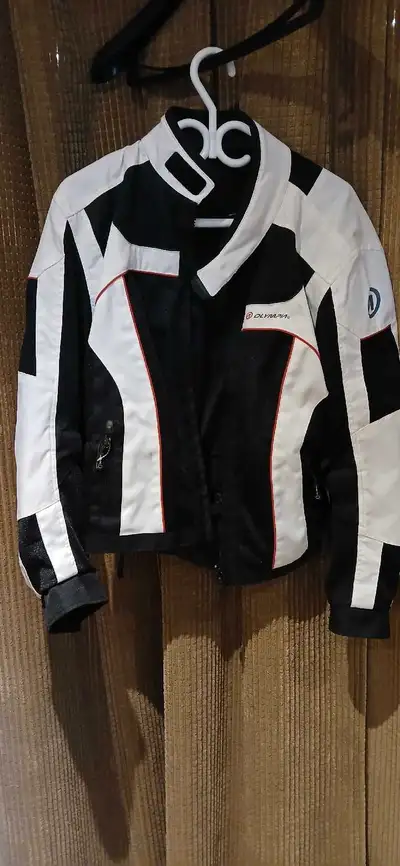 Ladies motorcycle jacket Olympia brand Size L Mesh Great for hot riding days Shoulder and elbow armo...
