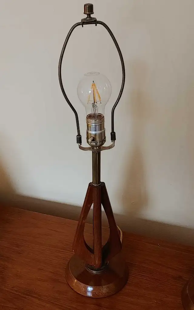 Midcentury table lamps in Indoor Lighting & Fans in City of Montréal - Image 6