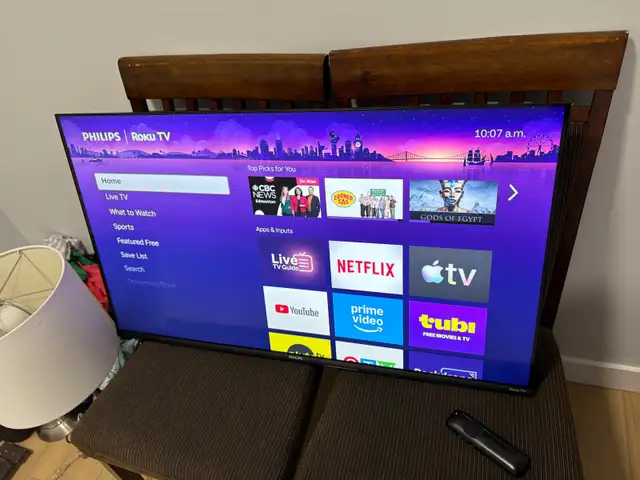 32 inch Roku smart tv in General Electronics in Edmonton - Image 2