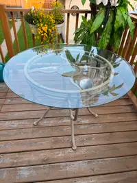 Selling Patio Glass Table 45 inches diameter