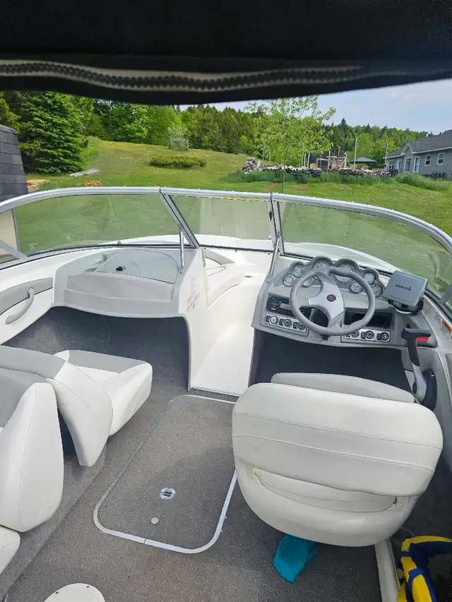 bayliner boat in Powerboats & Motorboats in Saint John - Image 9