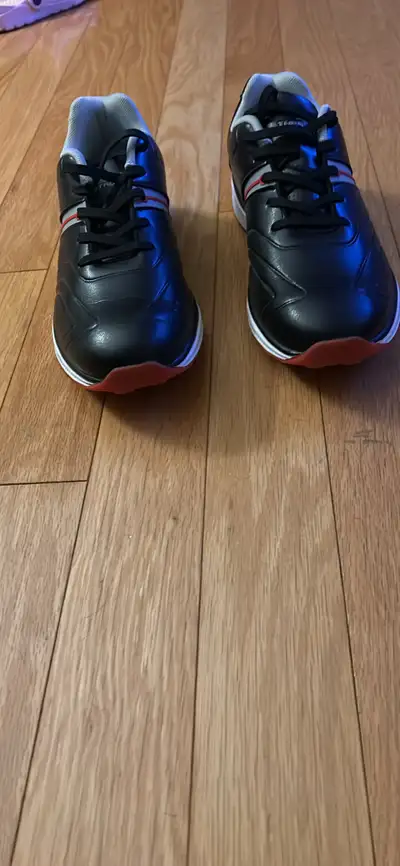 New golf shoes. size 10, View more