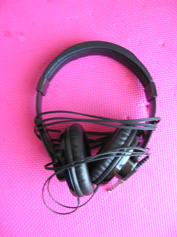 Shure model SRH240A Headphone Headphones Ottawa Kijiji