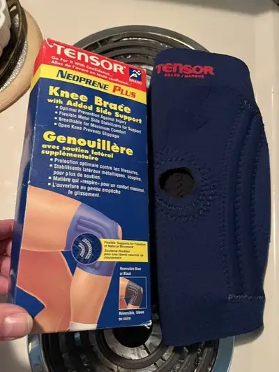 Transcona area for pick up, near club regent casino. Tensor brand. Neoprene plus. Adult medium knee...