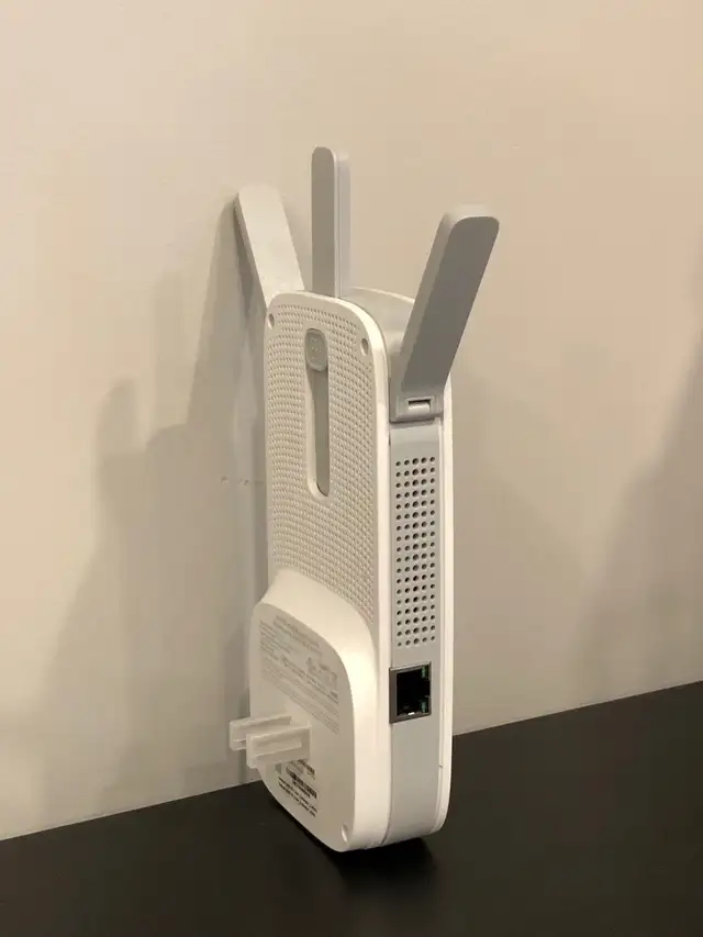 TP-Link AC1750 WiFi Extender (RE450) - Up to 1750Mbps, Dual Ban in Networking in City of Toronto - Image 3