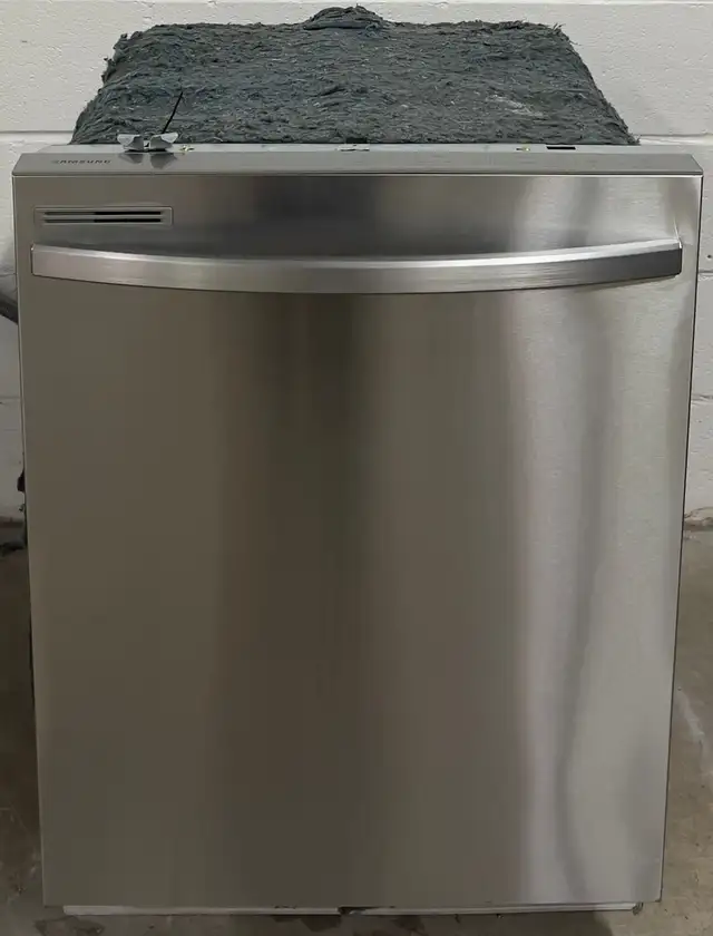 - SALE! Dishwasher “SAMSUNG” 24 inch 