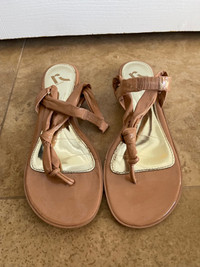 WOMENS SANDALS size 8.5