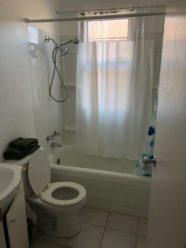 Four Student Rooms for Rent in Room Rentals & Roommates in Peterborough - Image 8