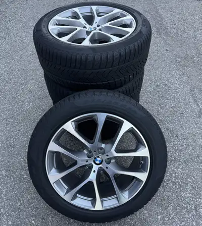 Set of V-Spoke Style 738 Bicolor Ferric Grey 20" OEM BMW rims and snows for the X5 & X6, compatible...