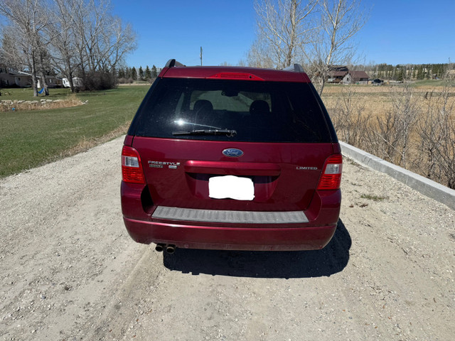 2005 Ford Freestyle Limited in Cars & Trucks in Calgary - Image 3