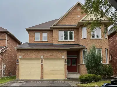 Executive Home for Rent in Aurora!