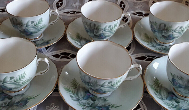 BONE CHINA CUPS SAUCERS SET/6 - BLUE, ORCHIDS, COLCLOUGH in Arts & Collectibles in City of Toronto - Image 3