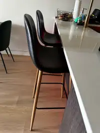 Haute chaise // high counter chair 