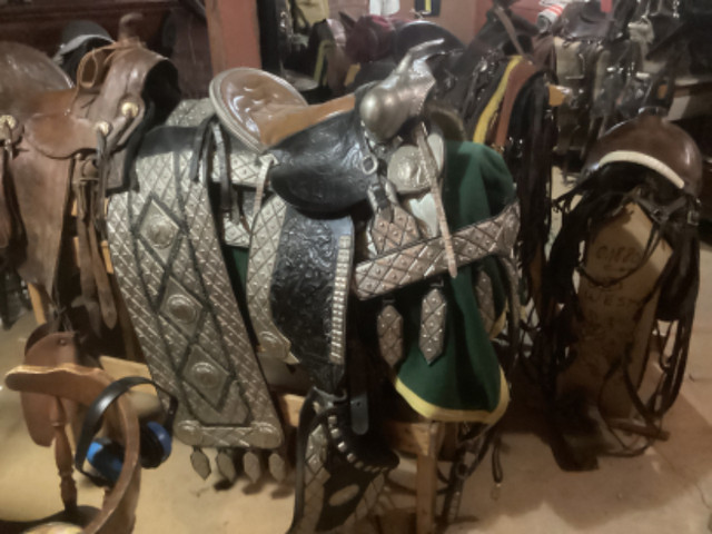 Western Silver Saddle by Ted Flowers dans Accessoires pour bétails et chevaux  à Ville de Québec - Image 4