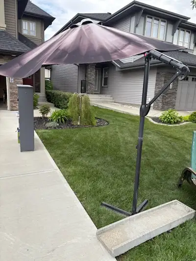 Patio Offset Umbrella, Hanging Cantilever Umbrella with Cross Base and Crank, Outdoor Market Umbrell...