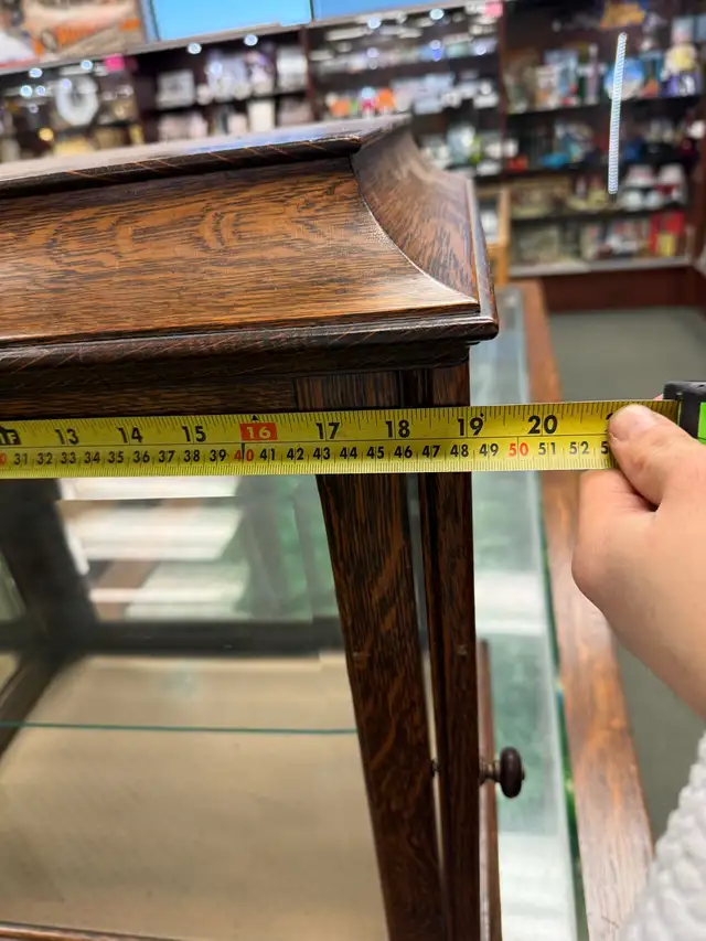 Vintage oak display cabinet  in Hutches & Display Cabinets in Edmonton - Image 9