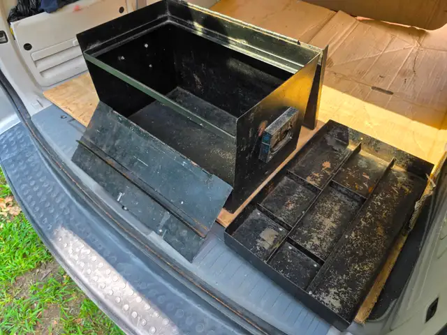 Custom Made Tool Chest Toolbox W Removable Tray Bolt Organizer in Tool Storage & Benches in Windsor Region - Image 5