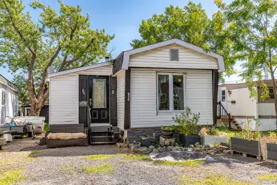 Charmante maison, vous offrant une tranquillité recherchée tout en étant à proximité de tous les ser...