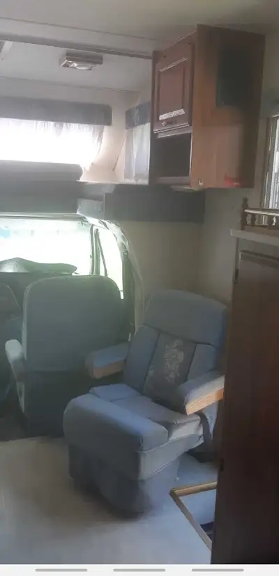 Vehicule a l'etat impeccable, entretien intérieur, extérieur fait avec minutie, a 180 000 km son ins...