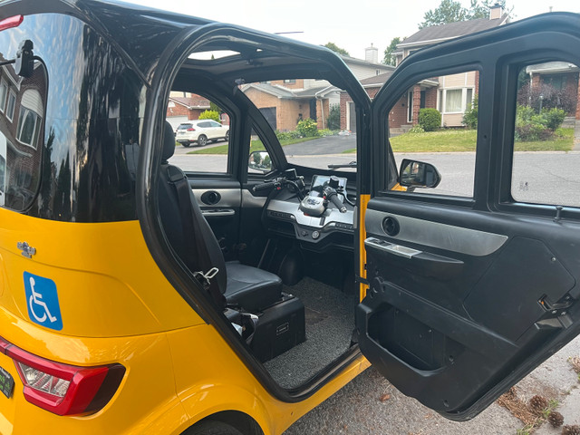Enclose mobility spark car in Cars & Trucks in Ottawa - Image 2