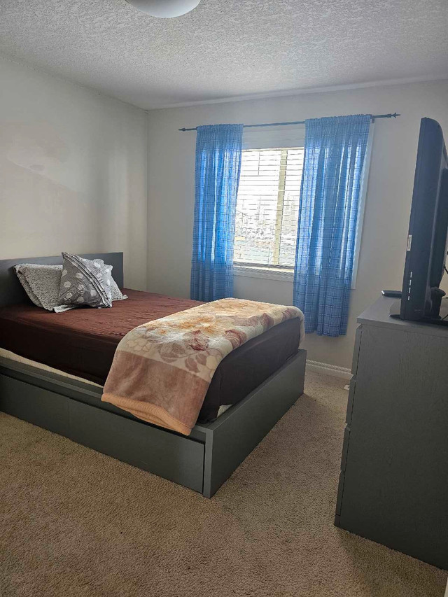 Furnished Room for Rent  in Room Rentals & Roommates in Calgary - Image 2