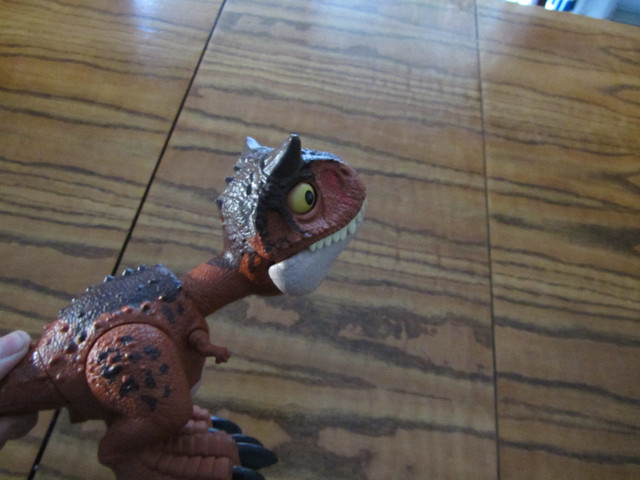 Jurassic World The Wild Chompin Works & Tested in Toys & Games in Oakville / Halton Region - Image 3