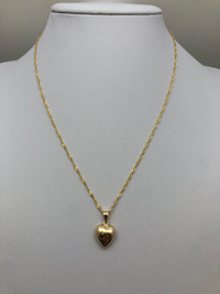 ‏Petit pendentif coeur or jaune 10k small heart shaped pendant