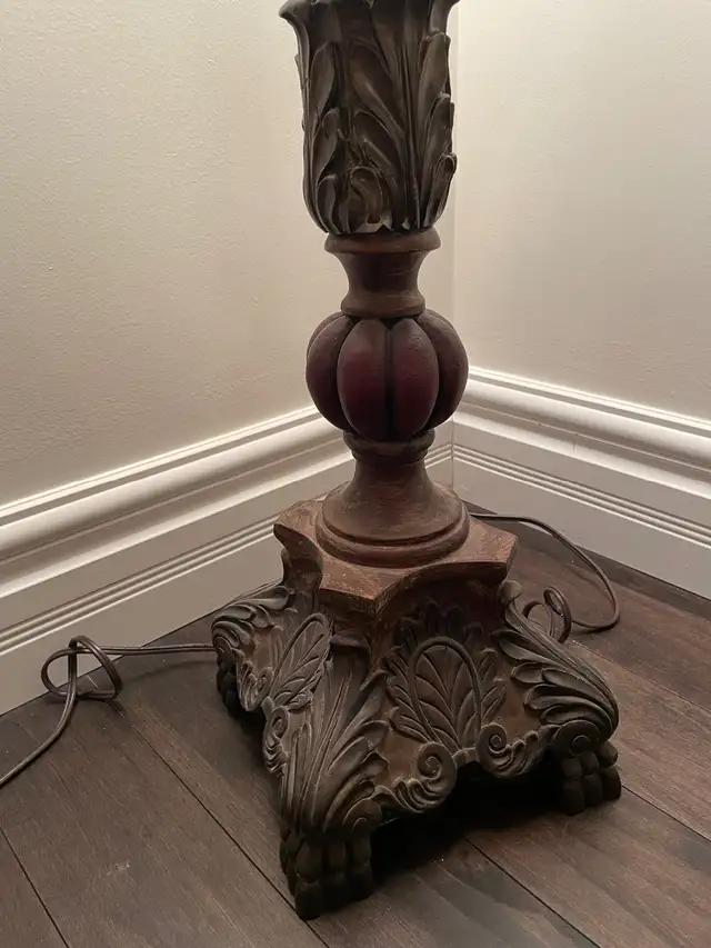 Antique Floor Lamp in Indoor Lighting & Fans in Windsor Region - Image 3