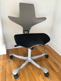 Chaise ergonomique et confortable haut de gamme CAPISCO par HAG