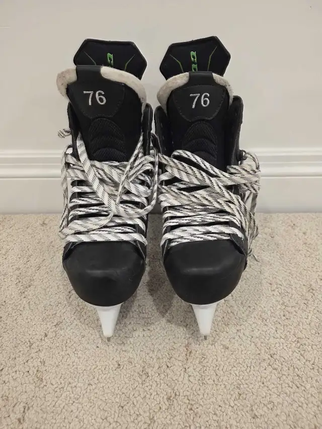 CCM 50K Hockey Skates Size 9.5 in Hockey in City of Toronto - Image 4
