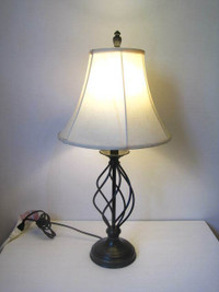 25$ - Luminaire de Table / Table Lamp Light Fixture