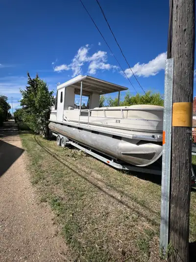 2005 30 ft suntracker 115 merc 28000. OBO
