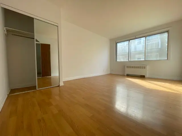 4 1/2 including heating, available near Plamondon metro
