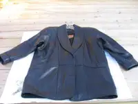 LEATHER  3/4 COAT  OLD HIDE HOUSE  ( SIZE LARGE ) .