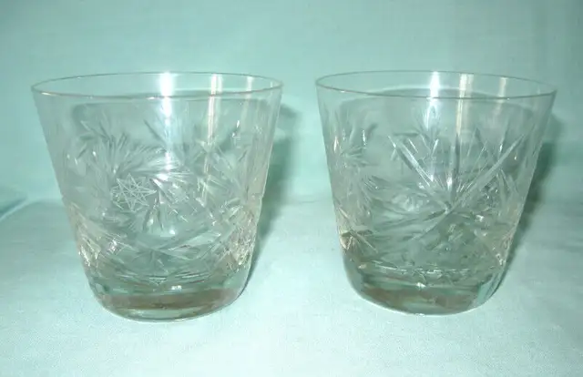 PICHET+VERRES TAILLES PIN WHEEL  CRYSTAL PITCHER+ GLASSES SET in Arts & Collectibles in West Island - Image 8