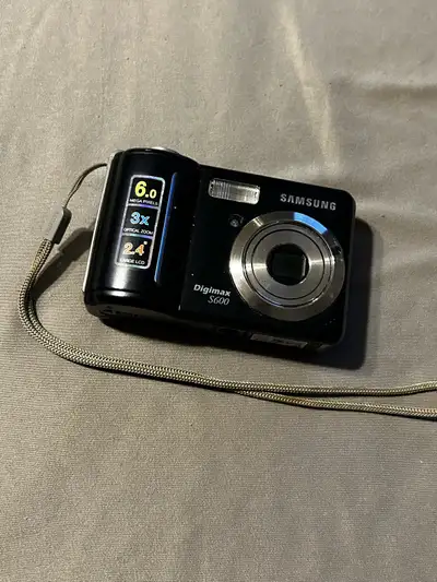 Samsung Digimax S600 6.0MP Digital Camera - Black, View more