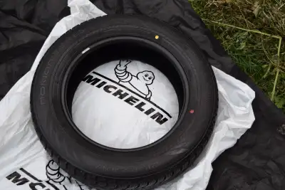 4x215/65r17 Nokian Tyres Hakkapeliitta Winter tires in good condition no damages and no repaires , f...
