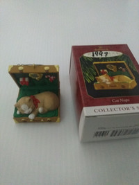 Christmas Ornament: Cat Naps - Kitty Cat in a Suitcase 1997