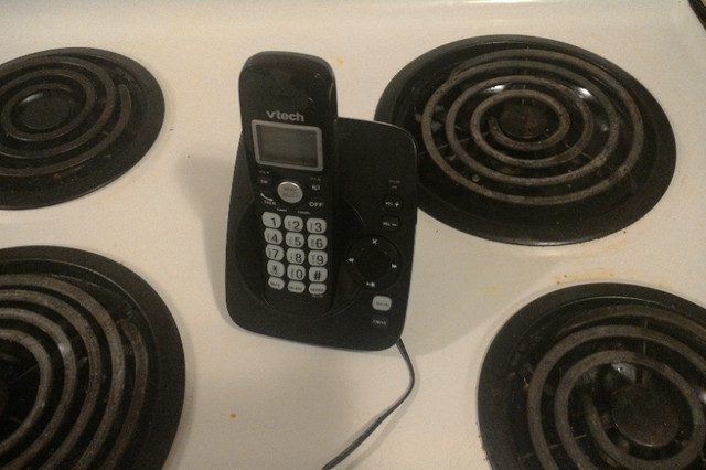 home phone in Home Phones & Answering Machines in Edmonton