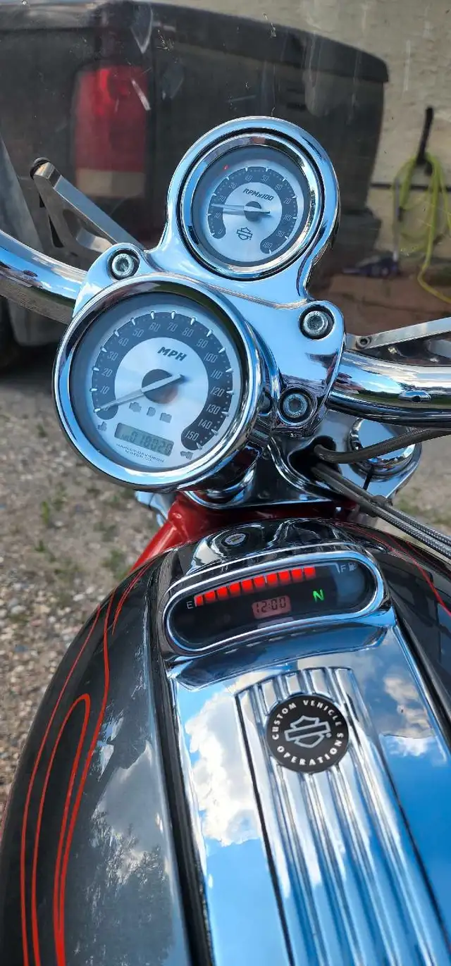 2006 Harley Davidson VRSCSE2 Screaming Eagle Vrod in Street, Cruisers & Choppers in Regina - Image 6